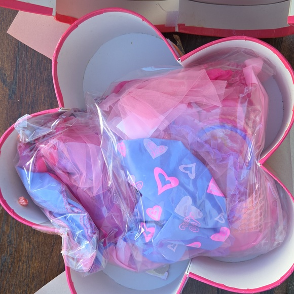 Barbie Dress-Up Trunk for Kids Ages 3+ NEW - See Description - Picture 6 of 9